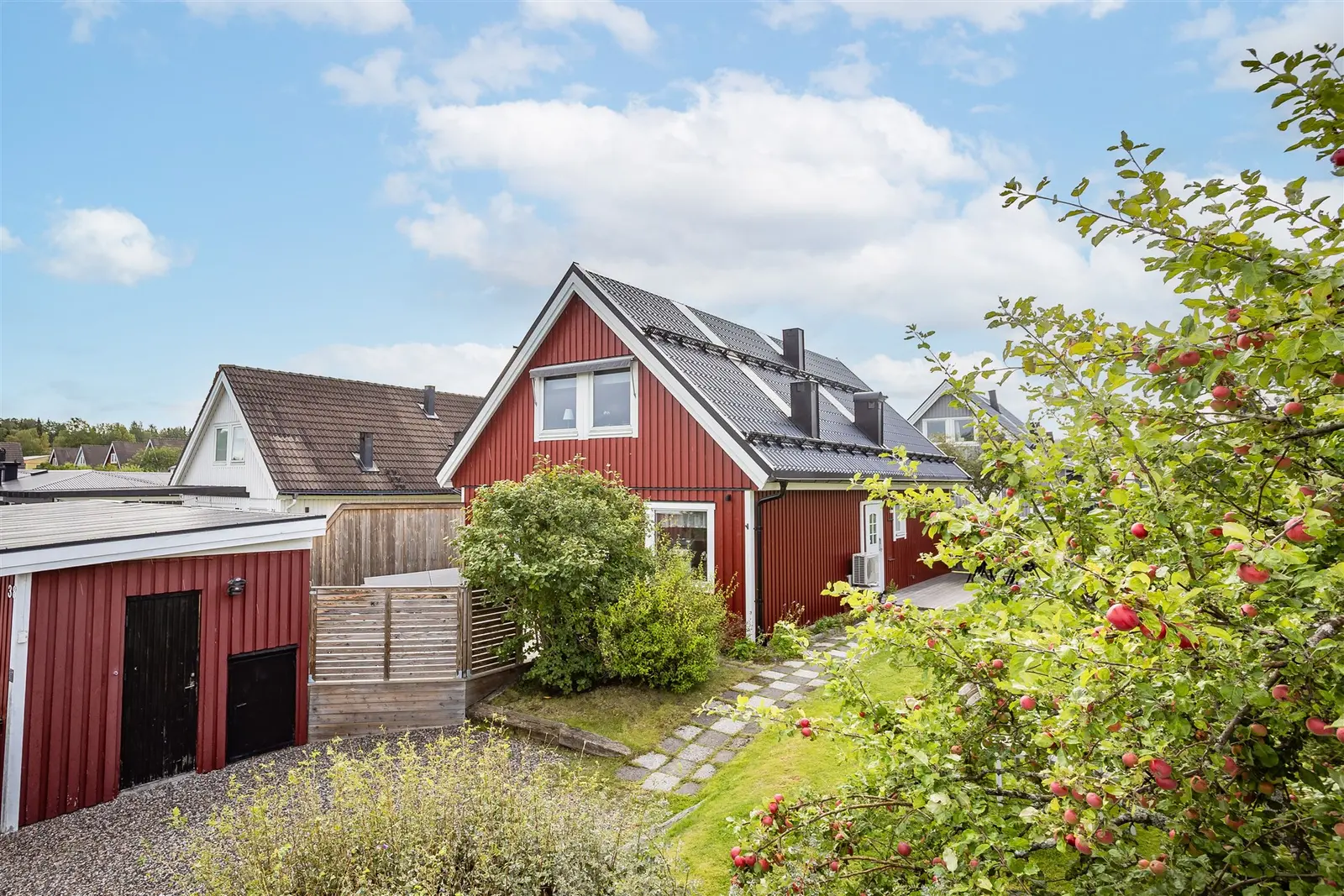 Bild 1 av 32 på Lastbåtsvägen 38