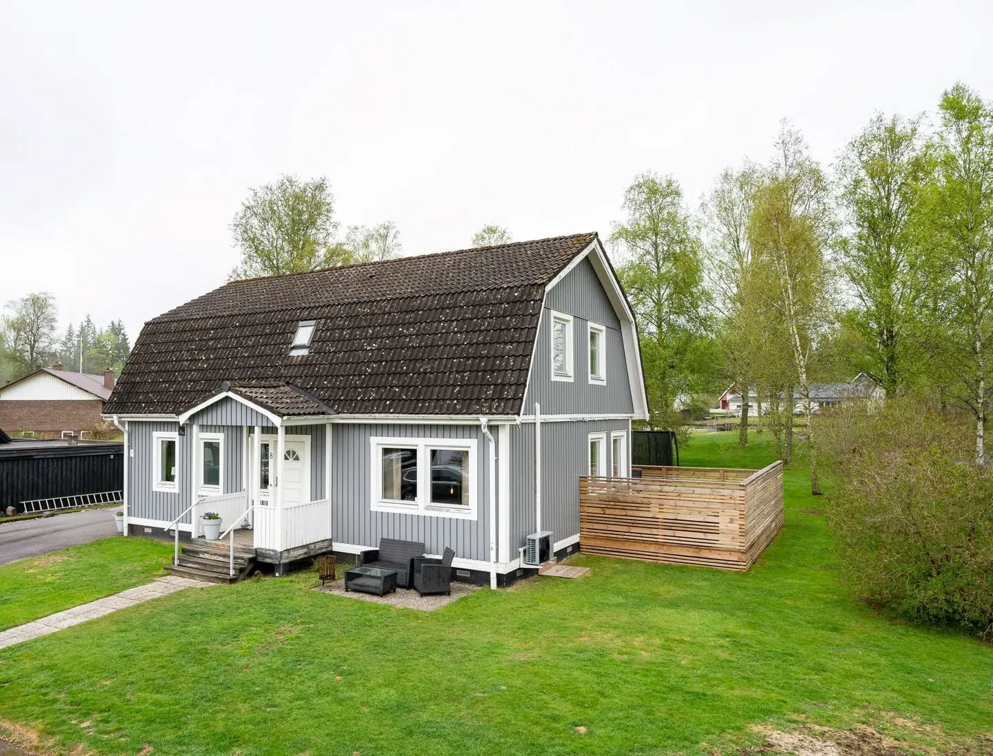Bild 1 av 36 på Junivägen 8