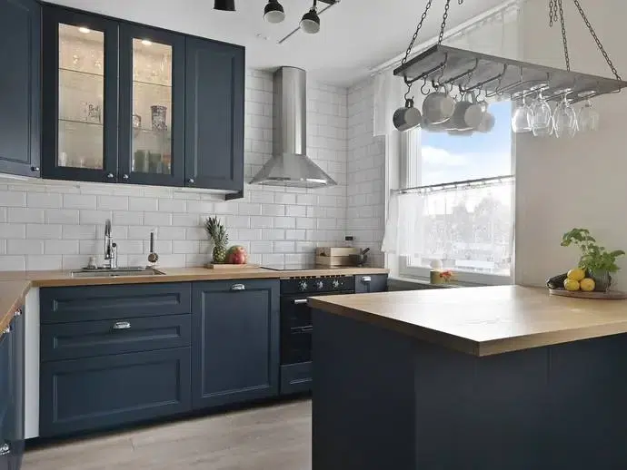 Apartment, 5 rooms, 105 m²