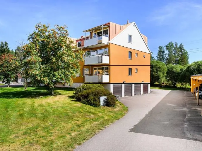 Bild 1 av 21 på Drottningvägen 10A