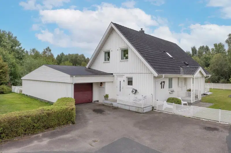 House, 5 rooms, 149 m² in Bäckseda