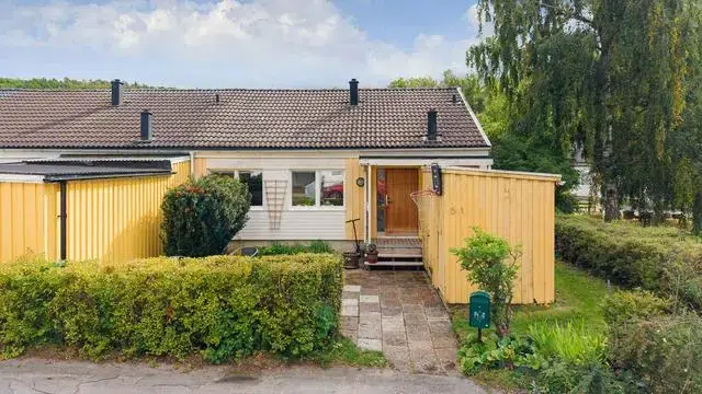 Semi-detached/terraced, 4 rooms, 76 m² in Botkyrka