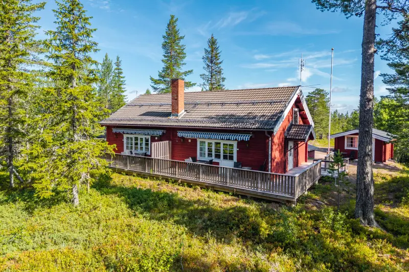 Image 1 of 41 of Tickvägen 9
