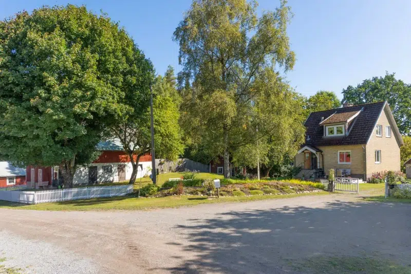 Gård i Nya Hjälmseryd