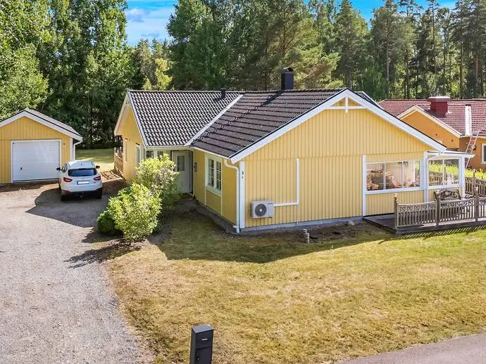 Image 1 of 21 of Blockgatan 3