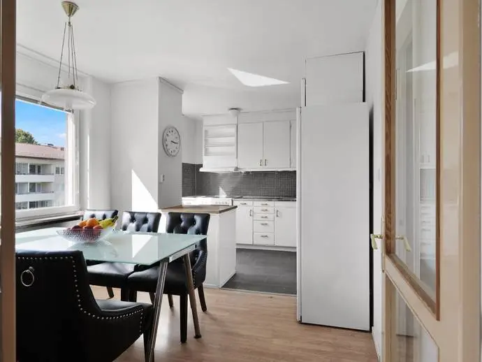 Bild 1 av 20 på Vallavägen 43