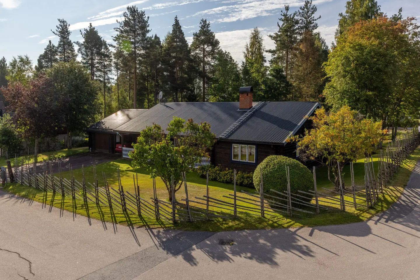 Bild 1 av 6 på Plogvägen 2