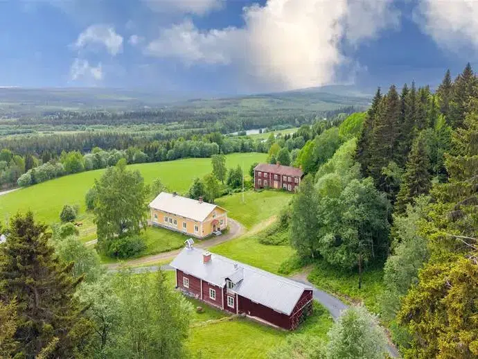 Apartment, 14 rooms, 275 m²