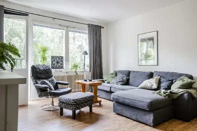 Lägenhet, 1 rum, 43 m² i Molkom