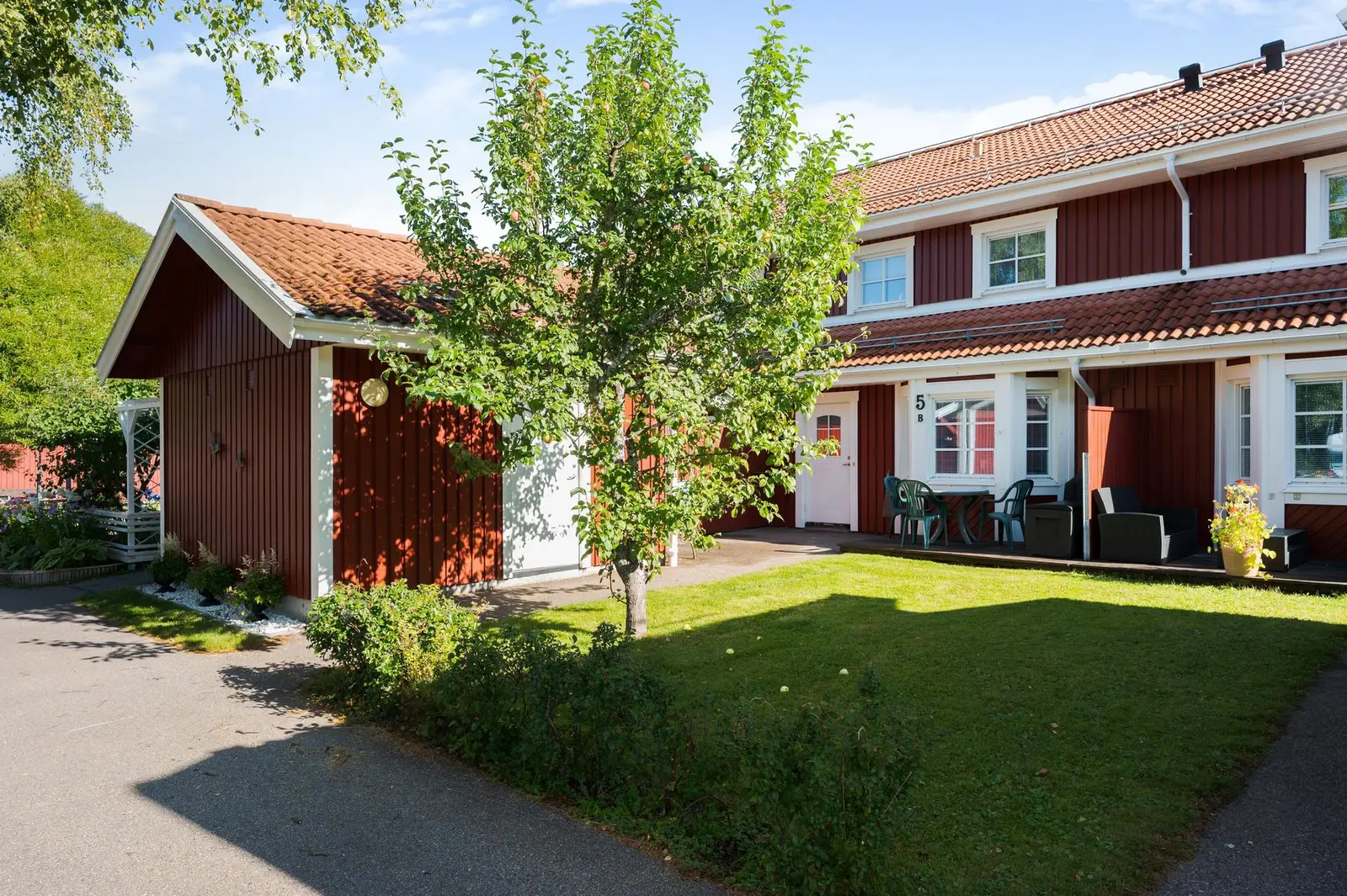 Bild 1 av 15 på Skiffervägen