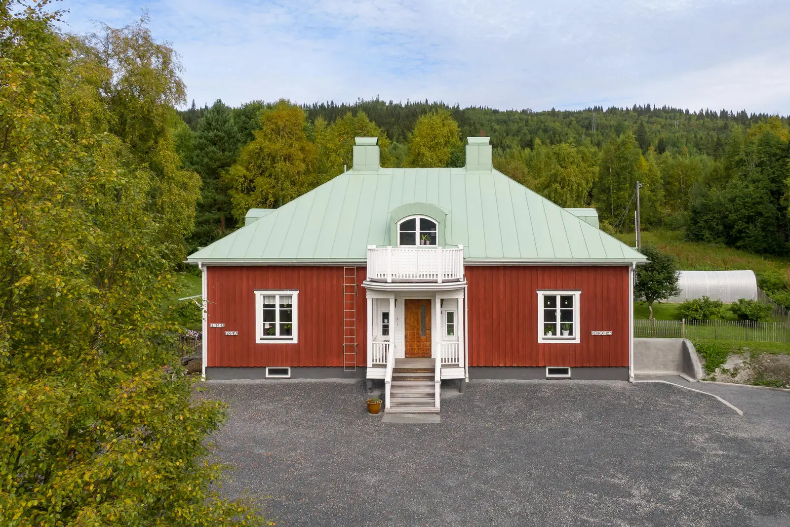 Bild 1 av 4 på Brogård Hålland