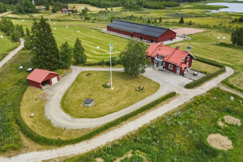 Farm, 9 rooms, 320 m² in Gävleborg