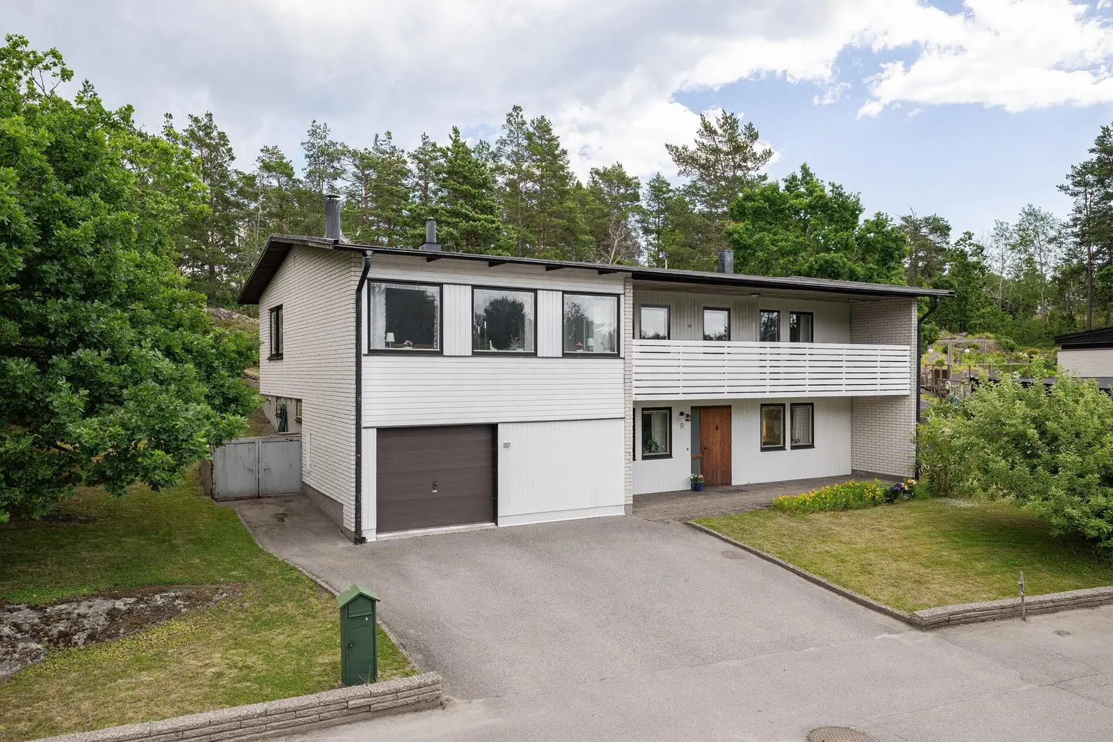 Image 1 of 21 of Snäckvägen