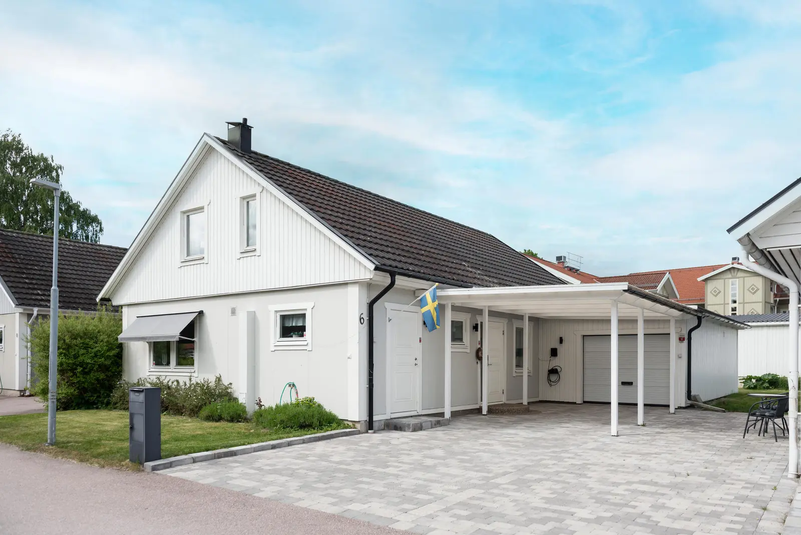 Image 1 of 29 of Solängsgatan