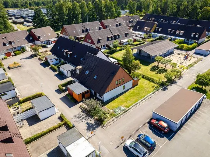 Image 1 of 21 of Flugvägen 12A