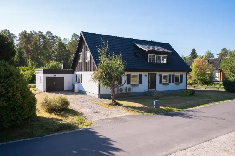 House, 8 rooms, 223 m² in Nävekvarn