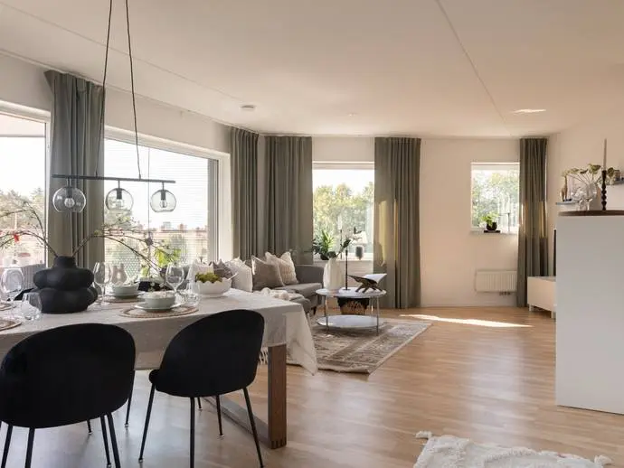 Bild 1 av 19 på Smörblomsgatan 5