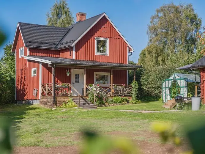 Image 1 of 21 of Kyrkbyvägen 12