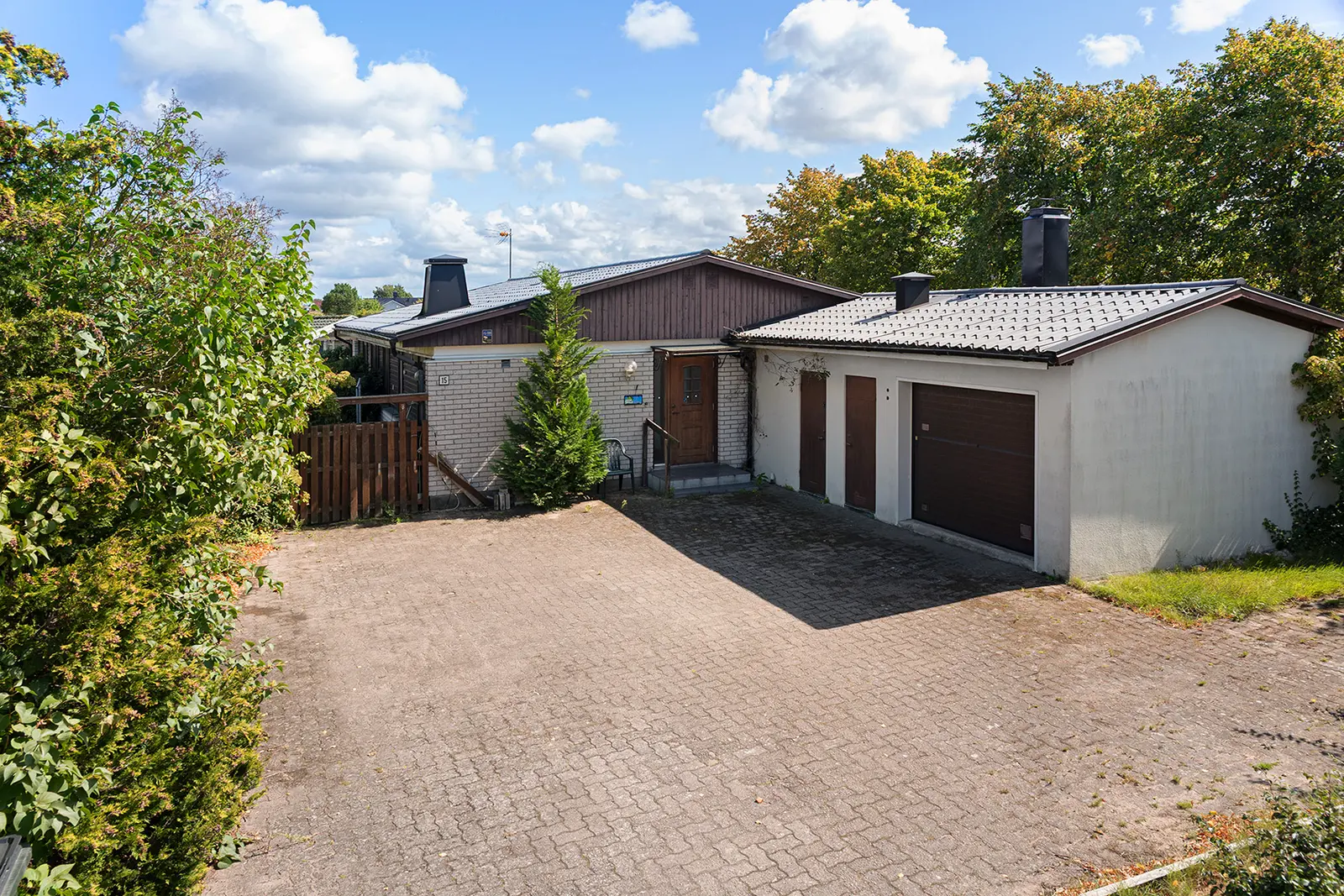 Bild 1 av 6 på Duettgatan 15