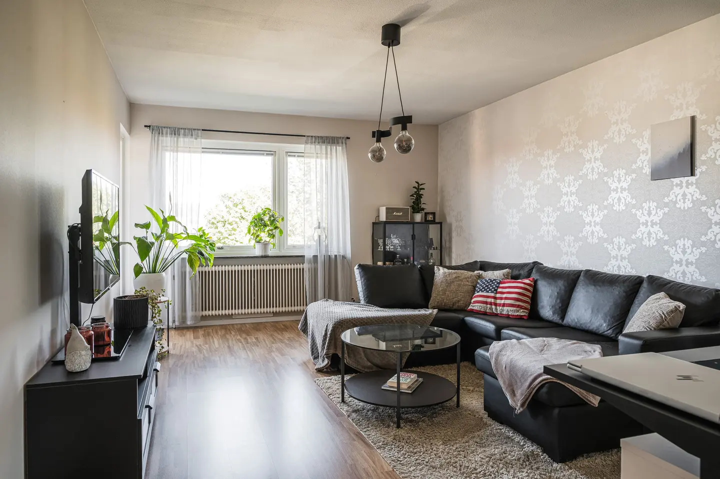 Bild 1 av 6 på Karlebygatan 3B