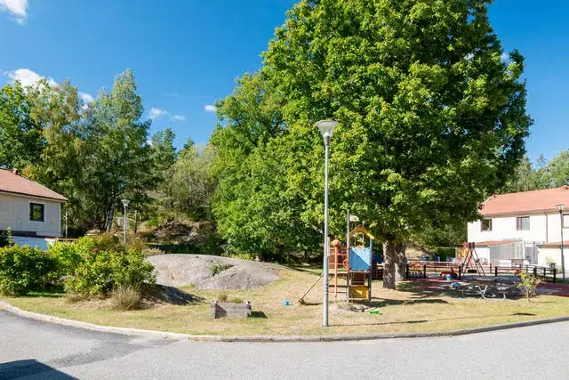Par-/radhus, 4 rum, 95 m² i Huddinge