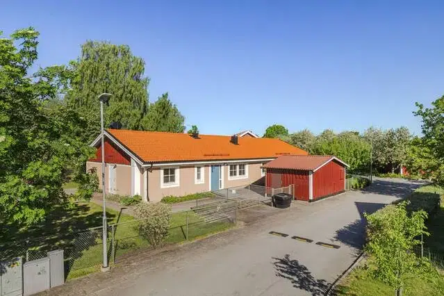 House, 7 rooms, 209 m² in Linköping