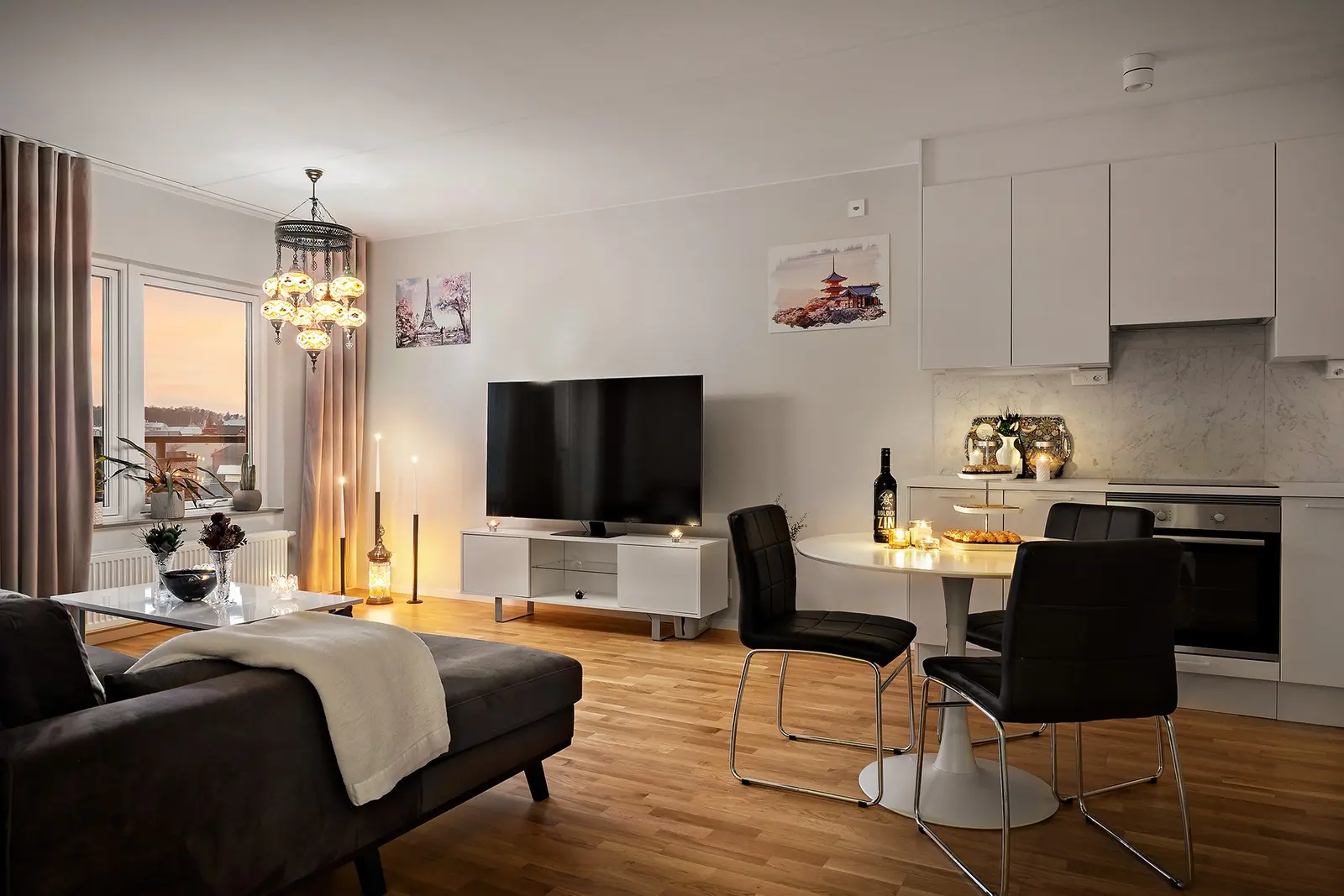 Bild 1 av 18 på Helmfeldtsgatan 53