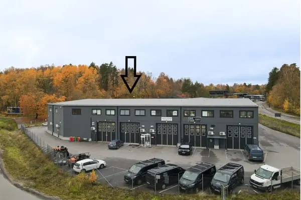 Image 1 of 1 of Söderby gårds väg
