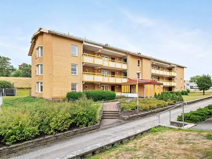 Image 1 of 19 of Lilla Lövåsgatan 3