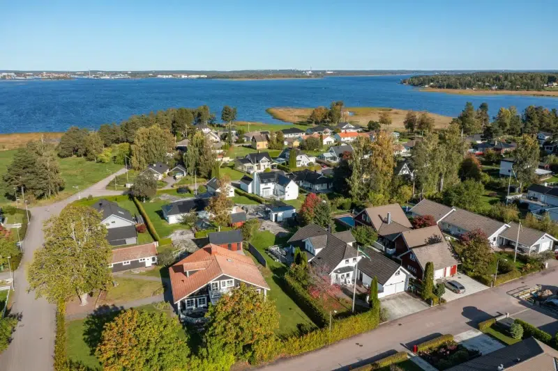 Villa, 6 rum, 180 m² i Lövnäs