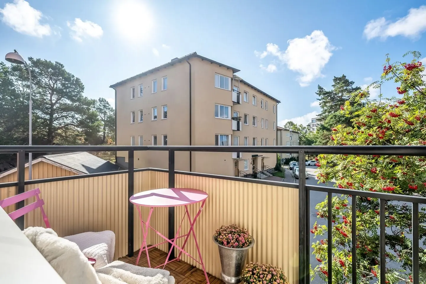 Bild 1 av 17 på Höjdgatan 12