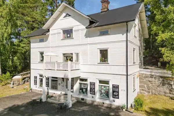 Villa, 10 rum, 260 m² i Linghed