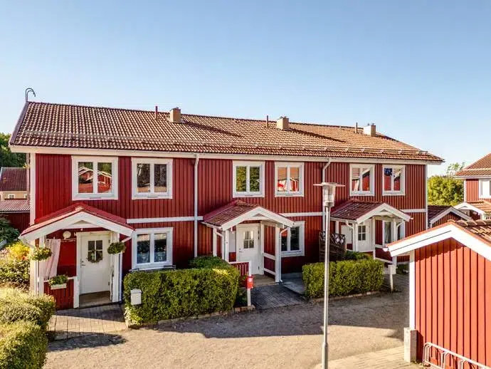 Semi-detached/terraced, 4 rooms, 113 m²