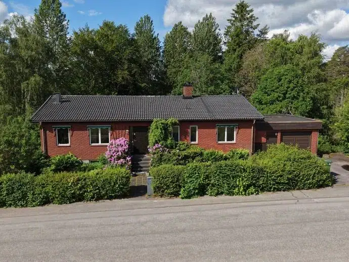 House, 5 rooms, 93 m² in Mullsjö