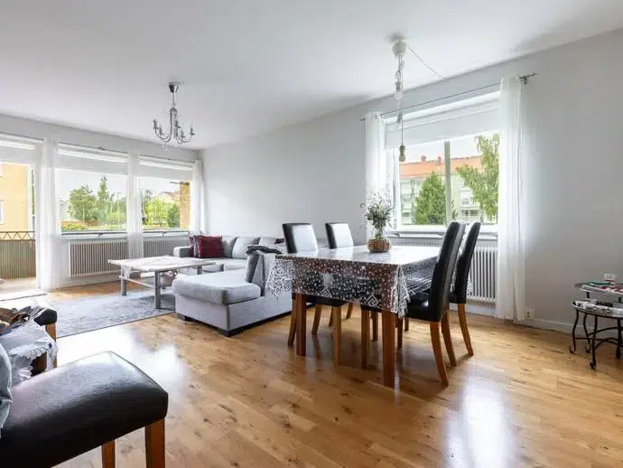 Apartment, 4 rooms, 93 m²