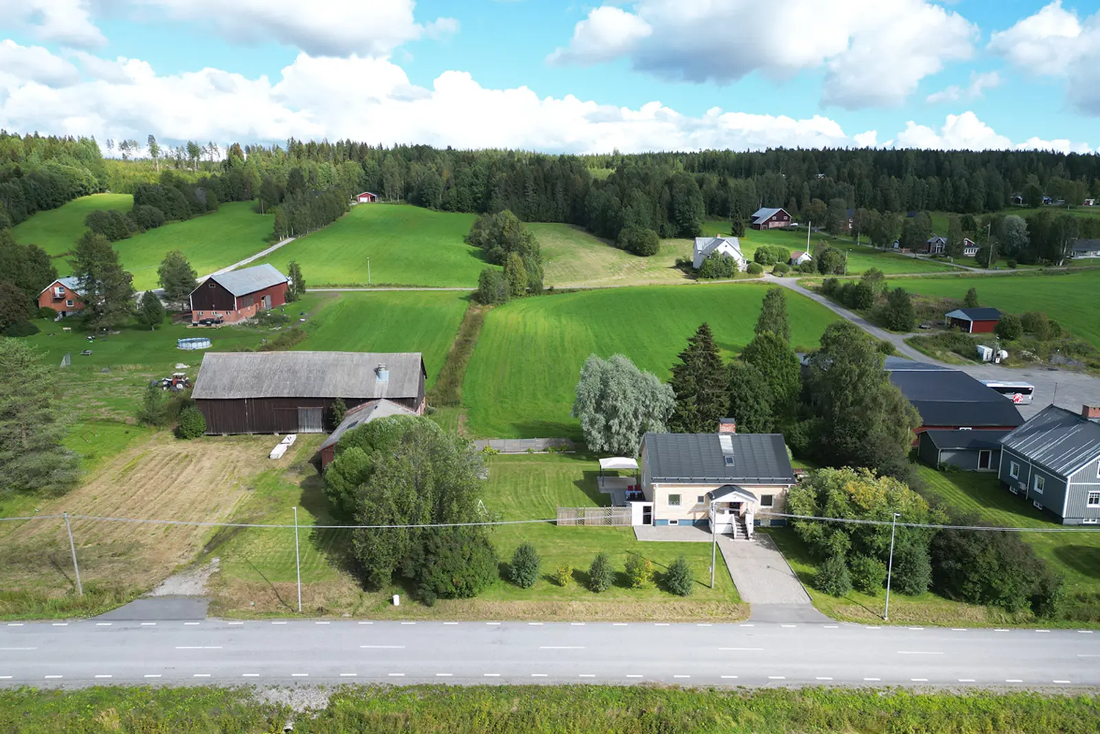 Bild 1 av 21 på Storbyn 12
