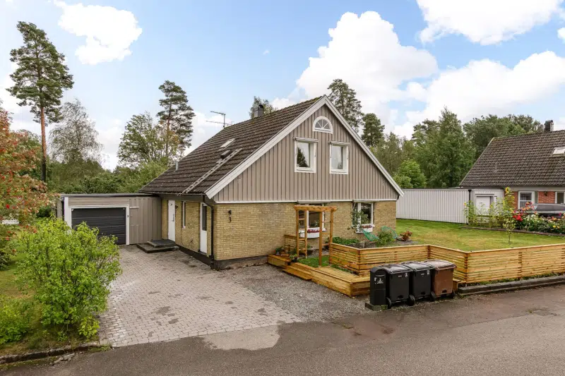 House, 8 rooms, 148 m²