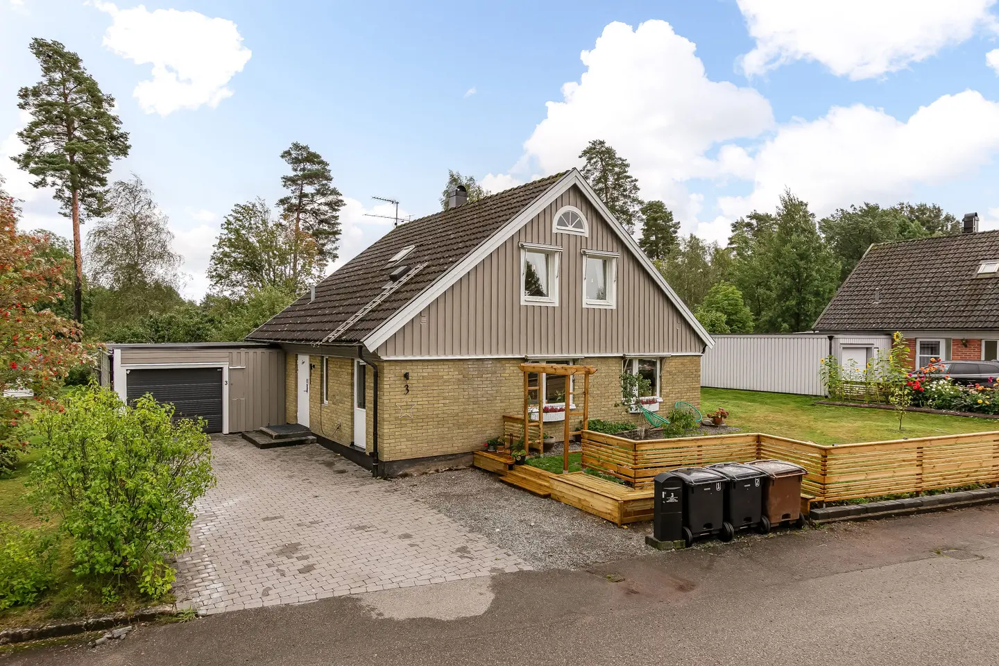 Bild 1 av 6 på Hästskostigen 3