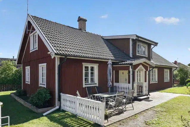 House, 6 rooms, 170 m² in Hjo