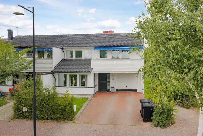 House, 5 rooms, 146 m² in Centralt