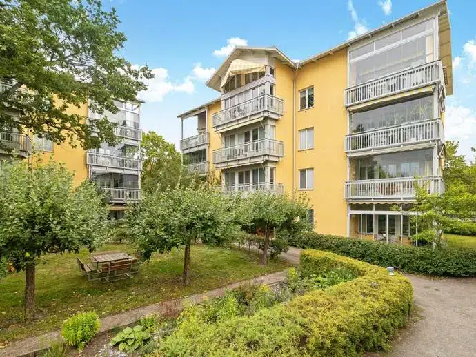 Apartment, 3 rooms, 83 m²
