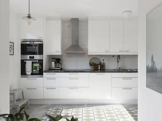 Apartment, 5 rooms, 103 m²