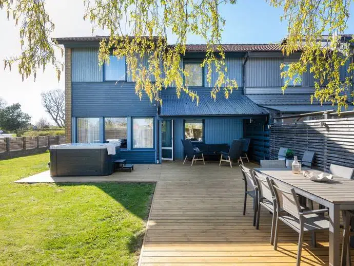 Semi-detached/terraced, 5 rooms, 140 m²