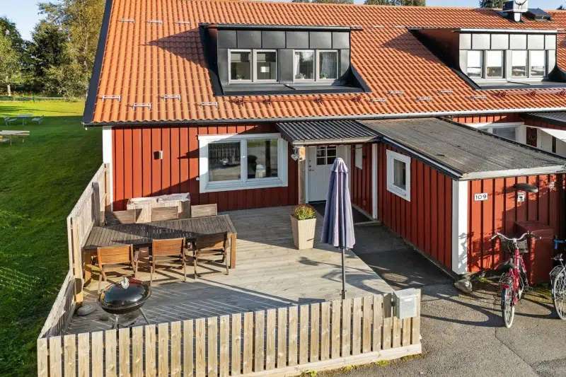 Semi-detached/terraced, 5 rooms, 113 m² in Böleäng
