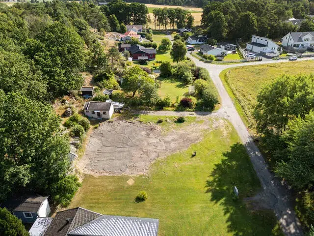 Land / plot, 1255 m² in Frillesås