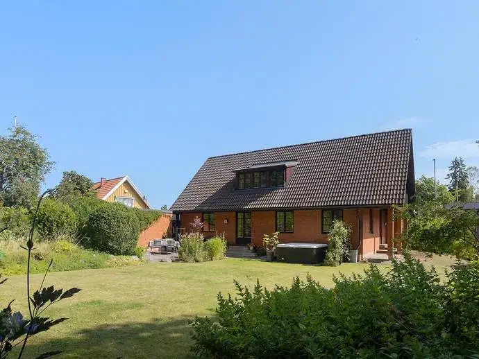 Villa, 6 rum, 155 m²