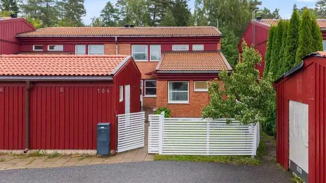 Par-/radhus, 5 rum, 119 m² i Tumba