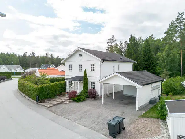 House, 7 rooms, 184 m² in Knivsta