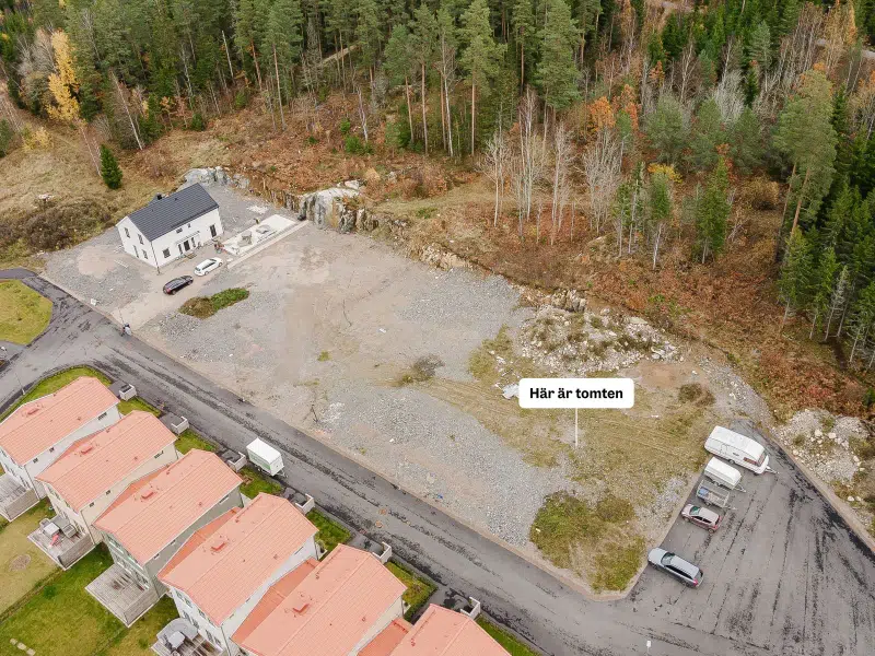 Land / plot