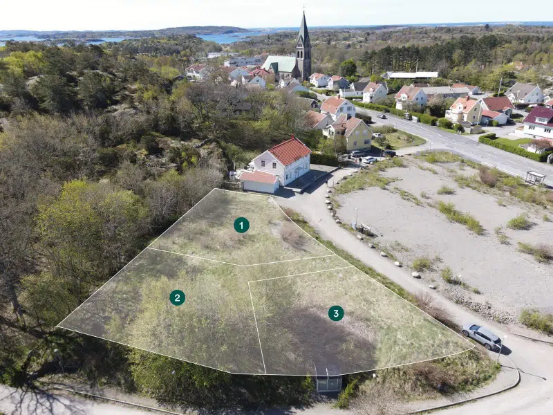 Land / plot